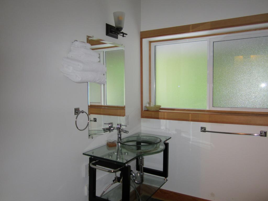 The Lodge At Skeena Landing Terrace Room photo