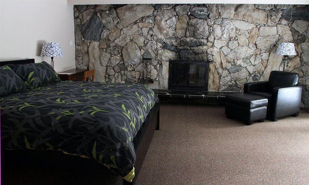 The Lodge At Skeena Landing Terrace Exterior photo
